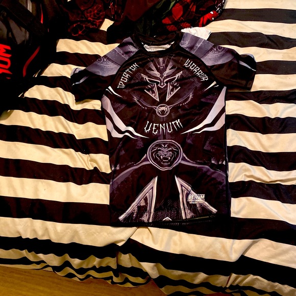 Venum small Rash guard - Picture 2 of 2